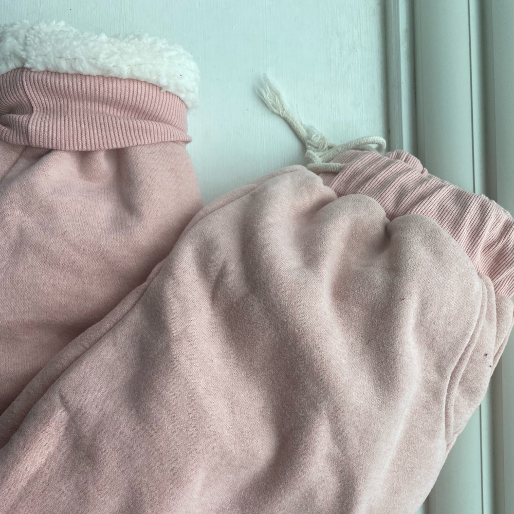 Sherpa lined sweatpants!